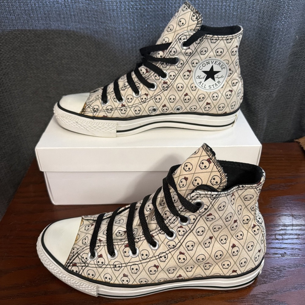 RARE Vintage Women's Converse Chuck Taylor All Star High Top Skull RED Bow Sz 7